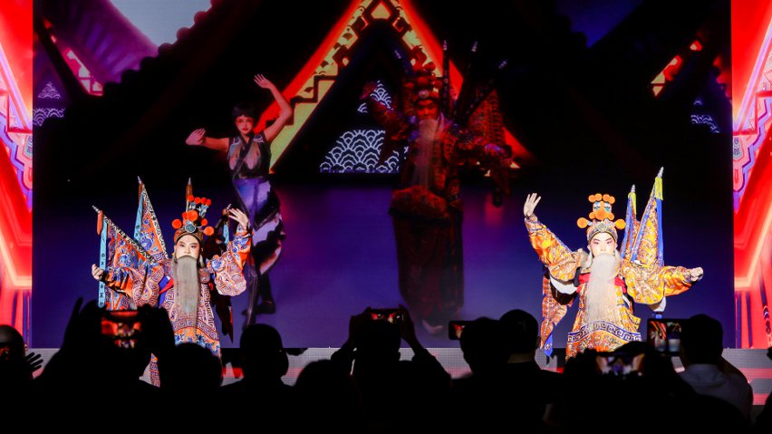 京劇演員與虛擬人“跨次元”合作《新定軍山》。主辦方供圖