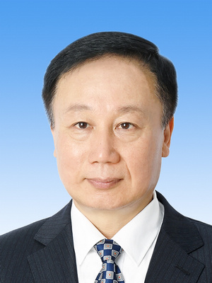 馬宏偉，男，滿族，1969年4月生，研究生學(xué)歷，中共黨員，現(xiàn)任人民日報社副總編輯。